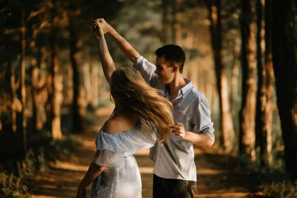Hẹn Hò Nên Mặc Gì? Gợi Ý Trang Phục Theo Địa Điểm
