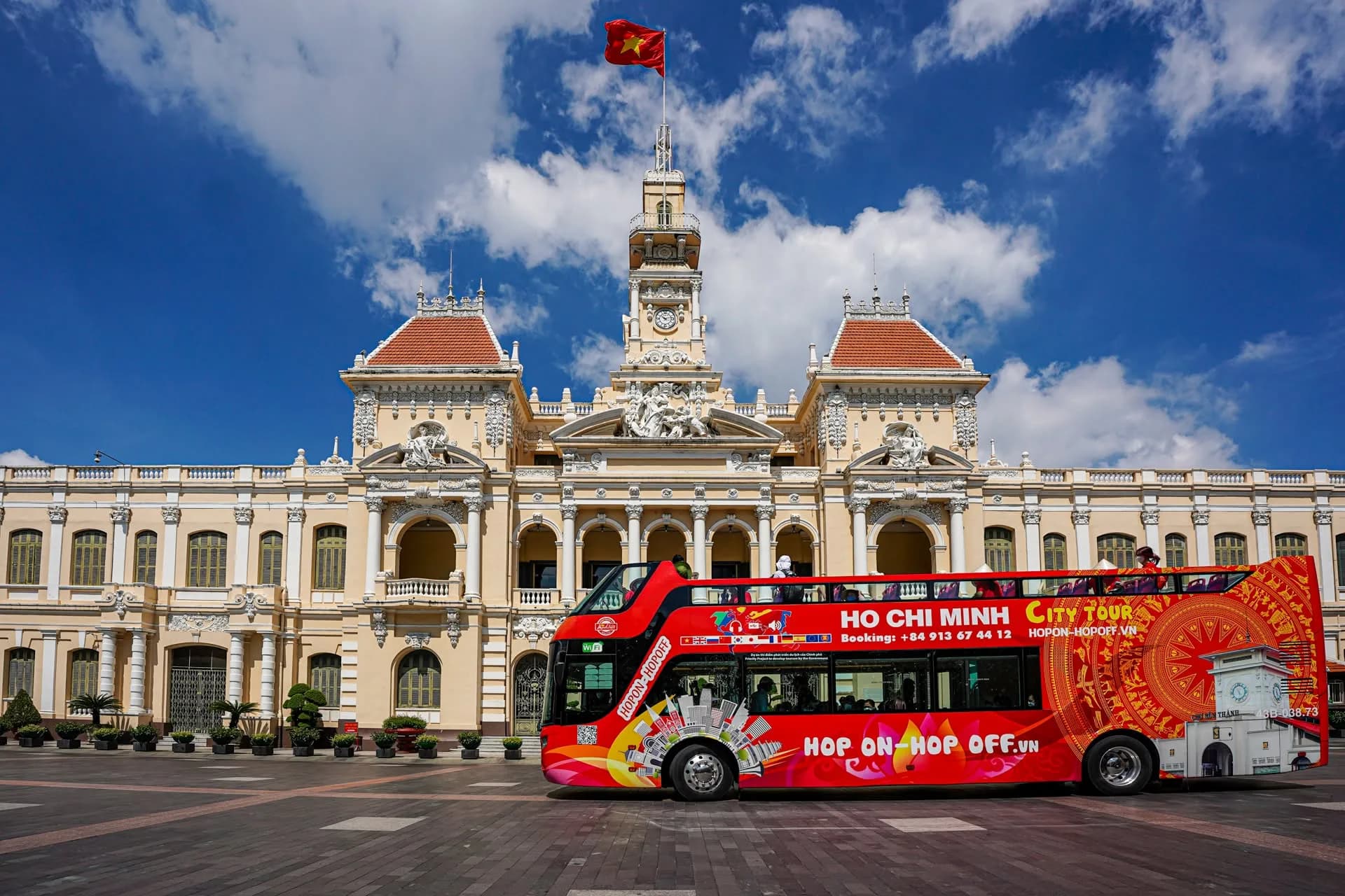 Xe buýt ngắm cảnh TP. Hồ Chí Minh