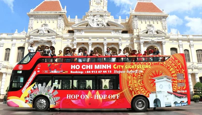 Xe buýt ngắm cảnh TP. Hồ Chí Minh (Hop-on Hop-off)