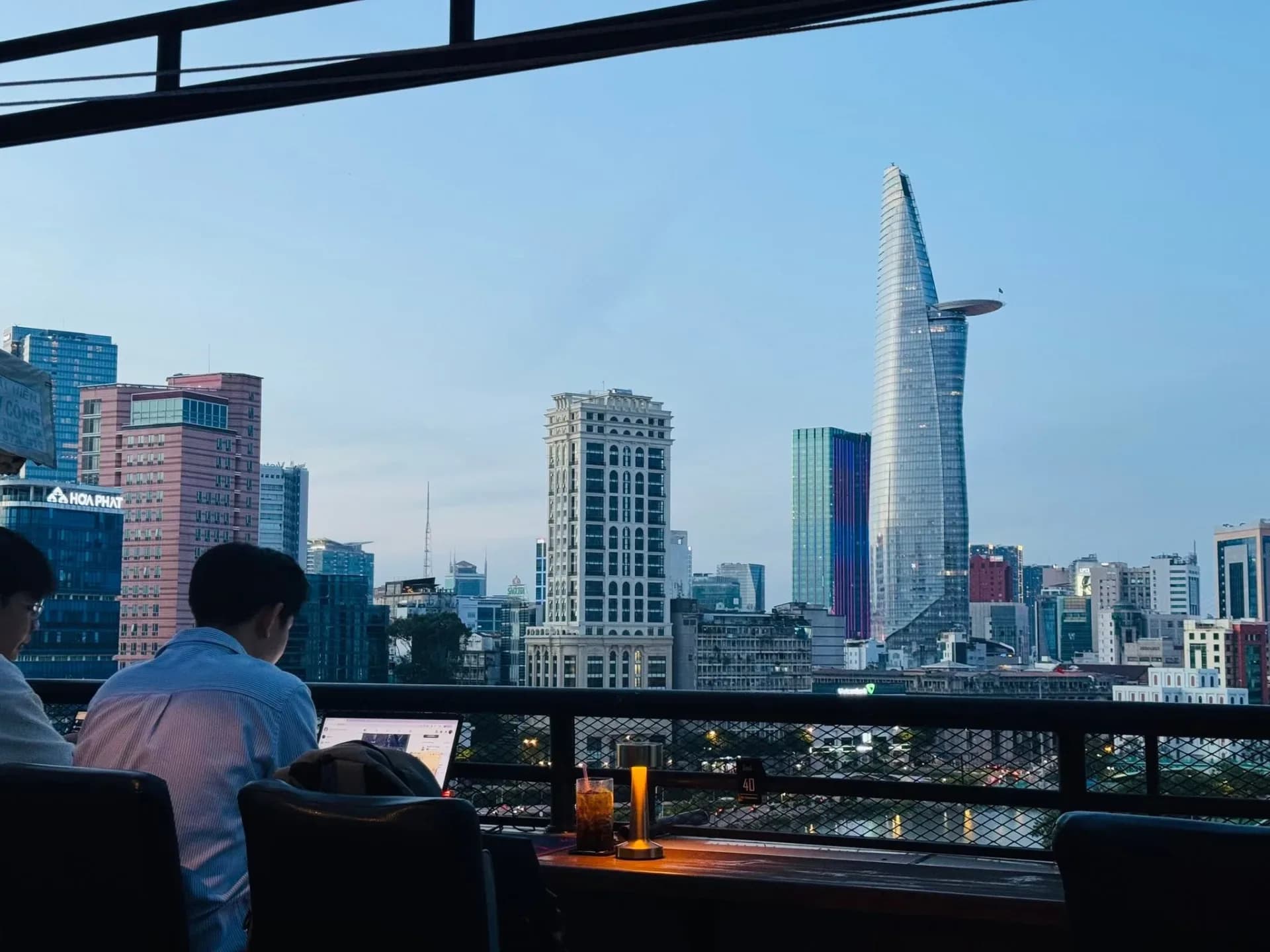12 Quán Bar Hẹn Hò Yên Tĩnh, Không Gian Riêng Tư Ở Quận 1 Cho Cặp Đôi